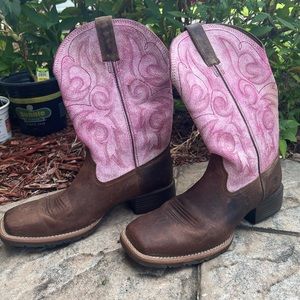 Ladies Ariat Distressed Pink-Brown Cowboy Boots.